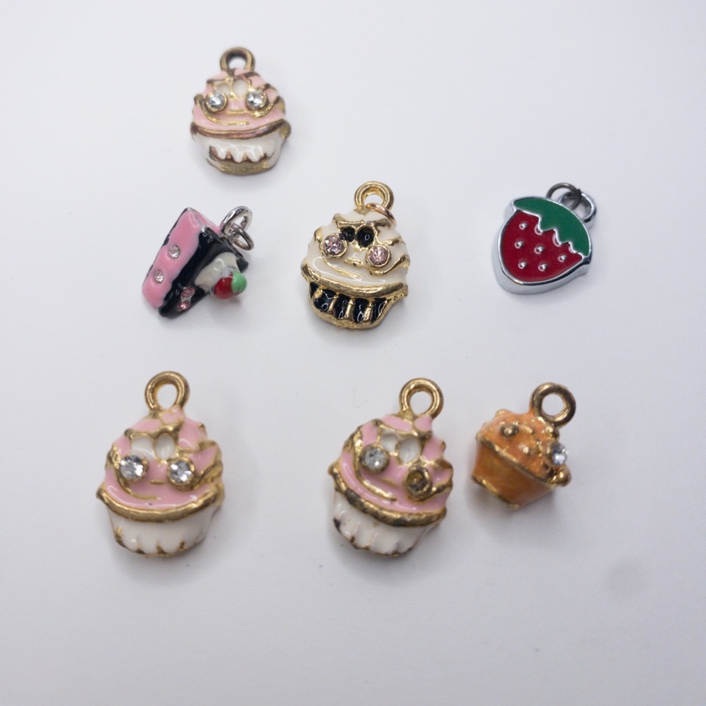 Cupcakes and Strawberry Bundle